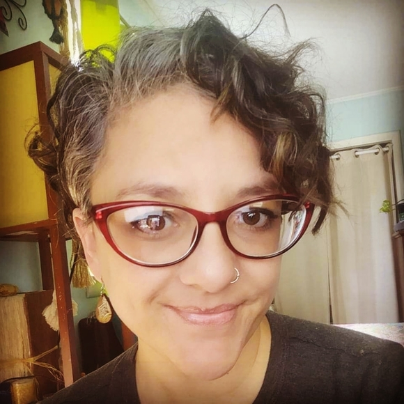 Meet your Posher, Crystal - Picture 1 of 1